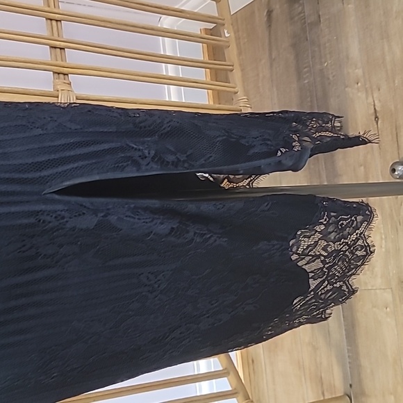 Donna Mizani black lace slip dress size small zipper back and hook closure slit - Picture 6 of 16